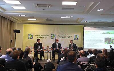 la sala stampa gremita alla conferenza stampa di presentazione a Torino della Confederations Cup con Ronaldo fonte FIFA.com