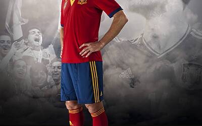 xabi alonso alla presentazione della nuova maglia della spagna