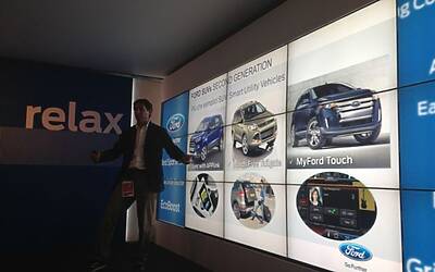 kugadrive @forditalia @BnlPeople ibi13 @intebnlditalia LA PRESENTAZIONE DEI NUOVI SUV SMART UTILITY VEHICLE DI FORD KUGA ECOBOOST AGLI INTERNAZIONALI BNL DI TENNIS AL FORO ITALICO DI ROMA michele ficara manganelli Assodigitale Test Drive 074