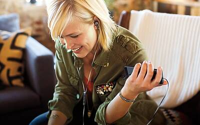 008 bose qc20i rgb environmental 72dpi A5