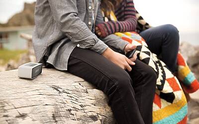 010 Bose SoundLink Mini rgb environmental 72dpi A5