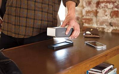 014 Bose SoundLink Mini rgb environmental 72dpi A5