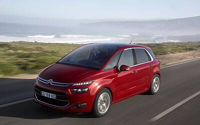 CITROEN C4 PICASSO TECNOSPACE LE FOTO DEGLI ESTERNI ED I DETTAGLI DELLA TECNOLOGIA CON I DUE DISPLAY AD ALTA DEFINIZIONE HD 04