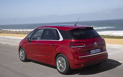 CITROEN C4 PICASSO TECNOSPACE LE FOTO DEGLI ESTERNI ED I DETTAGLI DELLA TECNOLOGIA CON I DUE DISPLAY AD ALTA DEFINIZIONE HD 08