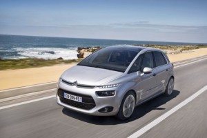 CITROEN C4 PICASSO TECNOSPACE LE FOTO DEGLI ESTERNI ED I DETTAGLI DELLA TECNOLOGIA CON I DUE DISPLAY AD ALTA DEFINIZIONE HD 12