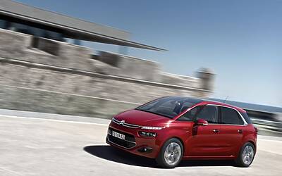 CITROEN C4 PICASSO TECNOSPACE LE FOTO DEGLI ESTERNI ED I DETTAGLI DELLA TECNOLOGIA CON I DUE DISPLAY AD ALTA DEFINIZIONE HD 14