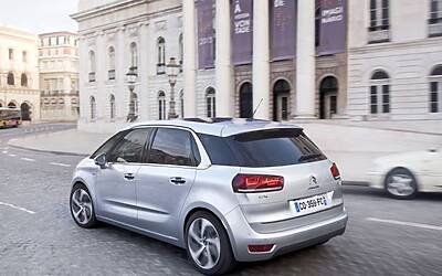 CITROEN C4 PICASSO TECNOSPACE LE FOTO DEGLI ESTERNI ED I DETTAGLI DELLA TECNOLOGIA CON I DUE DISPLAY AD ALTA DEFINIZIONE HD 17