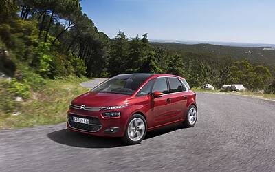 CITROEN C4 PICASSO TECNOSPACE LE FOTO DEGLI ESTERNI ED I DETTAGLI DELLA TECNOLOGIA CON I DUE DISPLAY AD ALTA DEFINIZIONE HD 21
