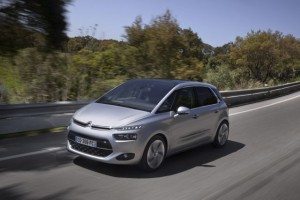 CITROEN C4 PICASSO TECNOSPACE LE FOTO DEGLI ESTERNI ED I DETTAGLI DELLA TECNOLOGIA CON I DUE DISPLAY AD ALTA DEFINIZIONE HD 22