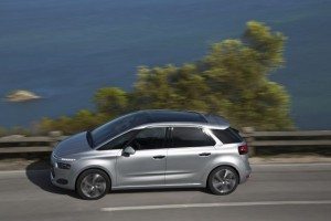 CITROEN C4 PICASSO TECNOSPACE LE FOTO DEGLI ESTERNI ED I DETTAGLI DELLA TECNOLOGIA CON I DUE DISPLAY AD ALTA DEFINIZIONE HD 29