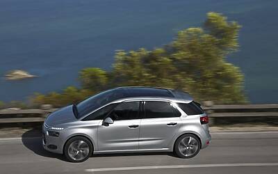 CITROEN C4 PICASSO TECNOSPACE LE FOTO DEGLI ESTERNI ED I DETTAGLI DELLA TECNOLOGIA CON I DUE DISPLAY AD ALTA DEFINIZIONE HD 29