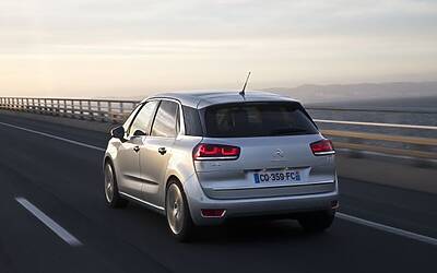 CITROEN C4 PICASSO TECNOSPACE LE FOTO DEGLI ESTERNI ED I DETTAGLI DELLA TECNOLOGIA CON I DUE DISPLAY AD ALTA DEFINIZIONE HD 32