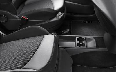 CITROEN C4 PICASSO TECNOSPACE LE FOTO DEGLI INTERNI ED I DETTAGLI DELLA TECNOLOGIA CON I DUE DISPLAY AD ALTA DEFINIZIONE HD 04