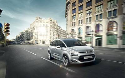 CITROEN C4 PICASSO TECNOSPACE LE FOTO DEGLI INTERNI ED I DETTAGLI DELLA TECNOLOGIA CON I DUE DISPLAY AD ALTA DEFINIZIONE HD 15