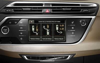 CITROEN C4 PICASSO TECNOSPACE LE FOTO DEGLI INTERNI ED I DETTAGLI DELLA TECNOLOGIA CON I DUE DISPLAY AD ALTA DEFINIZIONE HD 35