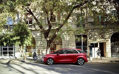 CITROEN C4 PICASSO TECNOSPACE LE FOTO DEGLI INTERNI ED I DETTAGLI DELLA TECNOLOGIA CON I DUE DISPLAY AD ALTA DEFINIZIONE HD 37