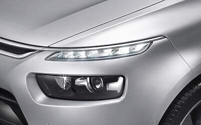 CITROEN C4 PICASSO TECNOSPACE LE FOTO DEGLI INTERNI ED I DETTAGLI DELLA TECNOLOGIA CON I DUE DISPLAY AD ALTA DEFINIZIONE HD 49