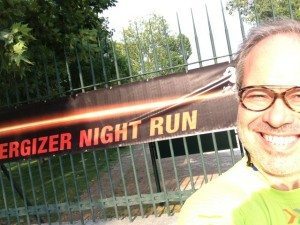 ENERGIZER NIGHTRUN LA CORSA NOTTURNA AL PARCO SEMPIONE DI MILANO CON 6000 PARTECIPANTI RUN RUNNER PODISTI PODISMO 005