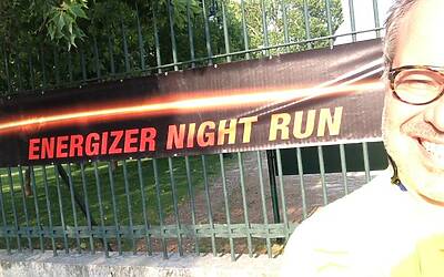 ENERGIZER NIGHTRUN LA CORSA NOTTURNA AL PARCO SEMPIONE DI MILANO CON 6000 PARTECIPANTI RUN RUNNER PODISTI PODISMO 006