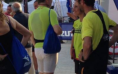 ENERGIZER NIGHTRUN LA CORSA NOTTURNA AL PARCO SEMPIONE DI MILANO CON 6000 PARTECIPANTI RUN RUNNER PODISTI PODISMO 015