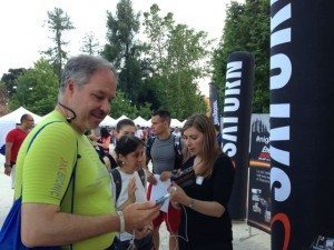 ENERGIZER NIGHTRUN LA CORSA NOTTURNA AL PARCO SEMPIONE DI MILANO CON 6000 PARTECIPANTI RUN RUNNER PODISTI PODISMO 019