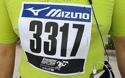 ENERGIZER NIGHTRUN LA CORSA NOTTURNA AL PARCO SEMPIONE DI MILANO CON 6000 PARTECIPANTI RUN RUNNER PODISTI PODISMO 025