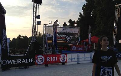 ENERGIZER NIGHTRUN LA CORSA NOTTURNA AL PARCO SEMPIONE DI MILANO CON 6000 PARTECIPANTI RUN RUNNER PODISTI PODISMO 029