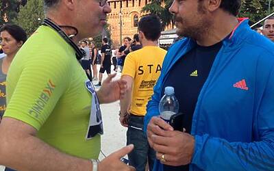 ENERGIZER NIGHTRUN LA CORSA NOTTURNA AL PARCO SEMPIONE DI MILANO CON 6000 PARTECIPANTI RUN RUNNER PODISTI PODISMO 030