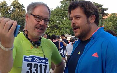 ENERGIZER NIGHTRUN LA CORSA NOTTURNA AL PARCO SEMPIONE DI MILANO CON 6000 PARTECIPANTI RUN RUNNER PODISTI PODISMO 033