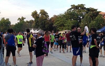 ENERGIZER NIGHTRUN LA CORSA NOTTURNA AL PARCO SEMPIONE DI MILANO CON 6000 PARTECIPANTI RUN RUNNER PODISTI PODISMO 043