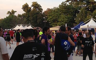 ENERGIZER NIGHTRUN LA CORSA NOTTURNA AL PARCO SEMPIONE DI MILANO CON 6000 PARTECIPANTI RUN RUNNER PODISTI PODISMO 049