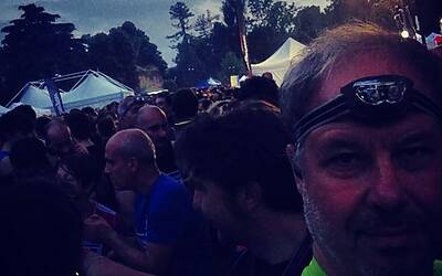 ENERGIZER NIGHTRUN LA CORSA NOTTURNA AL PARCO SEMPIONE DI MILANO CON 6000 PARTECIPANTI RUN RUNNER PODISTI PODISMO 061