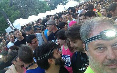 ENERGIZER NIGHTRUN LA CORSA NOTTURNA AL PARCO SEMPIONE DI MILANO CON 6000 PARTECIPANTI RUN RUNNER PODISTI PODISMO 065