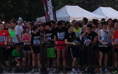 ENERGIZER NIGHTRUN LA CORSA NOTTURNA AL PARCO SEMPIONE DI MILANO CON 6000 PARTECIPANTI RUN RUNNER PODISTI PODISMO 069