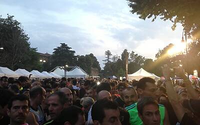 ENERGIZER NIGHTRUN LA CORSA NOTTURNA AL PARCO SEMPIONE DI MILANO CON 6000 PARTECIPANTI RUN RUNNER PODISTI PODISMO 082