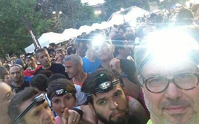 ENERGIZER NIGHTRUN LA CORSA NOTTURNA AL PARCO SEMPIONE DI MILANO CON 6000 PARTECIPANTI RUN RUNNER PODISTI PODISMO 086