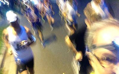 ENERGIZER NIGHTRUN LA CORSA NOTTURNA AL PARCO SEMPIONE DI MILANO CON 6000 PARTECIPANTI RUN RUNNER PODISTI PODISMO 092