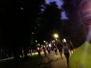 ENERGIZER NIGHTRUN LA CORSA NOTTURNA AL PARCO SEMPIONE DI MILANO CON 6000 PARTECIPANTI RUN RUNNER PODISTI PODISMO 107