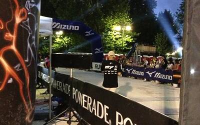 ENERGIZER NIGHTRUN LA CORSA NOTTURNA AL PARCO SEMPIONE DI MILANO CON 6000 PARTECIPANTI RUN RUNNER PODISTI PODISMO 109
