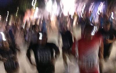 ENERGIZER NIGHTRUN LA CORSA NOTTURNA AL PARCO SEMPIONE DI MILANO CON 6000 PARTECIPANTI RUN RUNNER PODISTI PODISMO 111