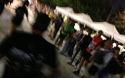 ENERGIZER NIGHTRUN LA CORSA NOTTURNA AL PARCO SEMPIONE DI MILANO CON 6000 PARTECIPANTI RUN RUNNER PODISTI PODISMO 118