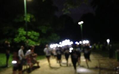 ENERGIZER NIGHTRUN LA CORSA NOTTURNA AL PARCO SEMPIONE DI MILANO CON 6000 PARTECIPANTI RUN RUNNER PODISTI PODISMO 142
