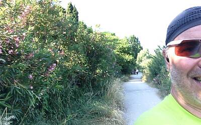 I MIGLIORI PERCORSI DI RUNNING IN ITALIA SCELTI DA MICHELE FICARA MANGANELLI CORRENDO SUL LATO SUD DEL LAGO DI GARDA A PESCHIERA DEL GARDA MISTO TRA STERRATO TERRA E ASFALTO DOOR TO TRAIL 019