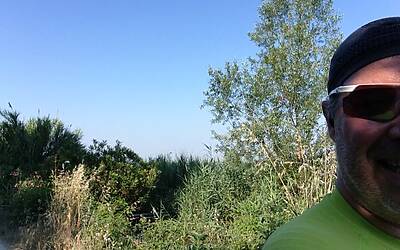 I MIGLIORI PERCORSI DI RUNNING IN ITALIA SCELTI DA MICHELE FICARA MANGANELLI CORRENDO SUL LATO SUD DEL LAGO DI GARDA A PESCHIERA DEL GARDA MISTO TRA STERRATO TERRA E ASFALTO DOOR TO TRAIL 020