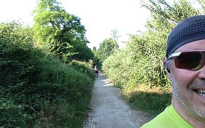 I MIGLIORI PERCORSI DI RUNNING IN ITALIA SCELTI DA MICHELE FICARA MANGANELLI CORRENDO SUL LATO SUD DEL LAGO DI GARDA A PESCHIERA DEL GARDA MISTO TRA STERRATO TERRA E ASFALTO DOOR TO TRAIL 030