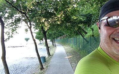 I MIGLIORI PERCORSI DI RUNNING IN ITALIA SCELTI DA MICHELE FICARA MANGANELLI CORRENDO SUL LATO SUD DEL LAGO DI GARDA A PESCHIERA DEL GARDA MISTO TRA STERRATO TERRA E ASFALTO DOOR TO TRAIL 038