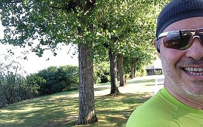 I MIGLIORI PERCORSI DI RUNNING IN ITALIA SCELTI DA MICHELE FICARA MANGANELLI CORRENDO SUL LATO SUD DEL LAGO DI GARDA A PESCHIERA DEL GARDA MISTO TRA STERRATO TERRA E ASFALTO DOOR TO TRAIL 051