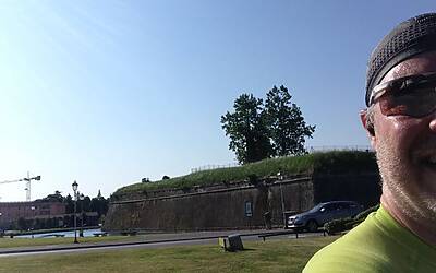 I MIGLIORI PERCORSI DI RUNNING IN ITALIA SCELTI DA MICHELE FICARA MANGANELLI CORRENDO SUL LATO SUD DEL LAGO DI GARDA A PESCHIERA DEL GARDA MISTO TRA STERRATO TERRA E ASFALTO DOOR TO TRAIL 062