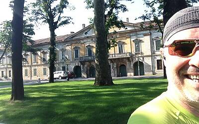 I MIGLIORI PERCORSI DI RUNNING IN ITALIA SCELTI DA MICHELE FICARA MANGANELLI CORRENDO SUL LATO SUD DEL LAGO DI GARDA A PESCHIERA DEL GARDA MISTO TRA STERRATO TERRA E ASFALTO DOOR TO TRAIL 069