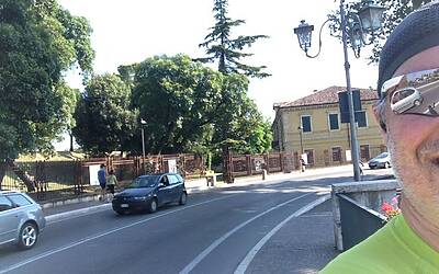 I MIGLIORI PERCORSI DI RUNNING IN ITALIA SCELTI DA MICHELE FICARA MANGANELLI CORRENDO SUL LATO SUD DEL LAGO DI GARDA A PESCHIERA DEL GARDA MISTO TRA STERRATO TERRA E ASFALTO DOOR TO TRAIL 071